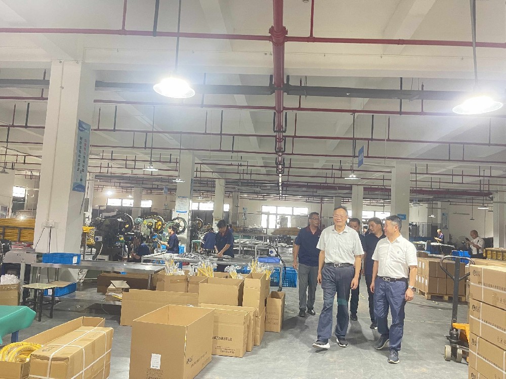 寧波市原副市長張明華，寧波原城管局副局長羅近林等赴索立管業(yè)公司參觀考察